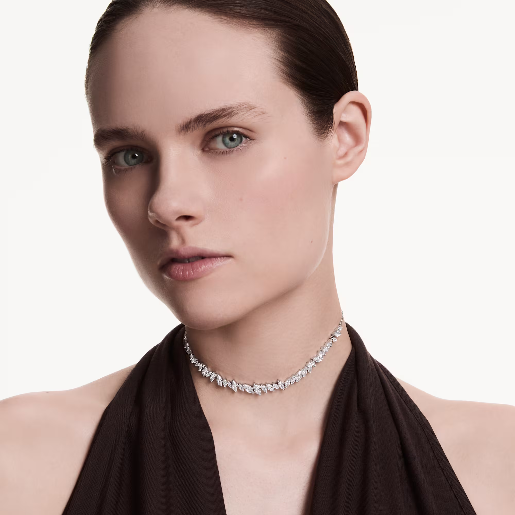 Mesmera choker